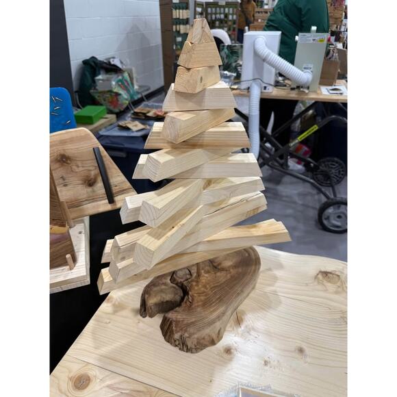 Wooden Christmas Tree - Adjustable - Variable Bases - Picture 4 of 5